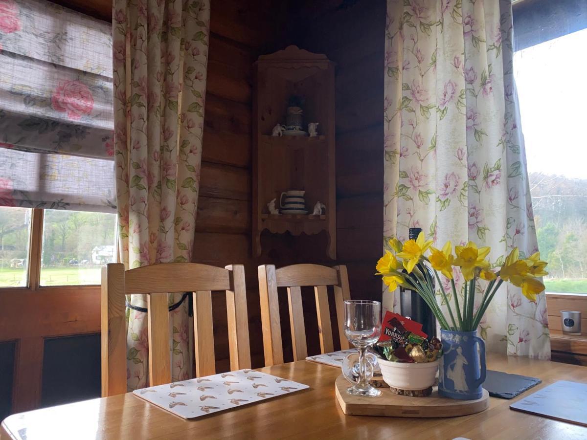 Log Home Village Ulverston Eksteriør bilde