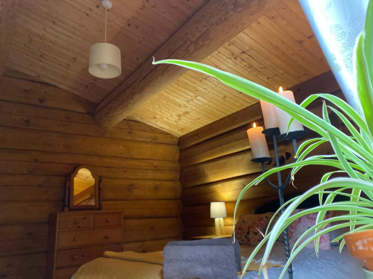 Log Home Village Ulverston Eksteriør bilde